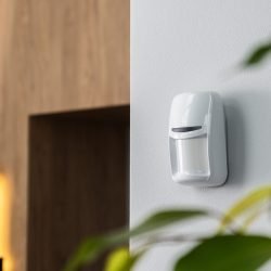 U-PROX_PIR_Lifestyle_White_IMG_5808